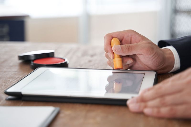 E-Mühür ile kurumsal belgelerin tablet üzerinde dijital olarak onaylanması